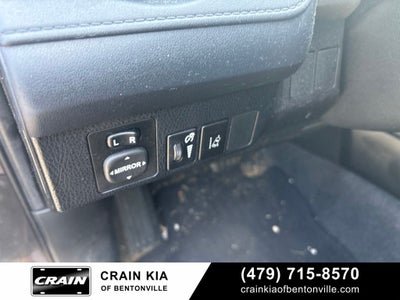 2017 Toyota RAV4 LE - CARFAX ONE OWNER