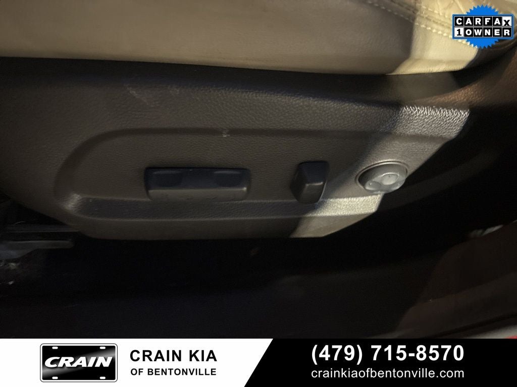 2017 Hyundai Santa Fe Limited - AWD / ONE OWNER / LEATHER