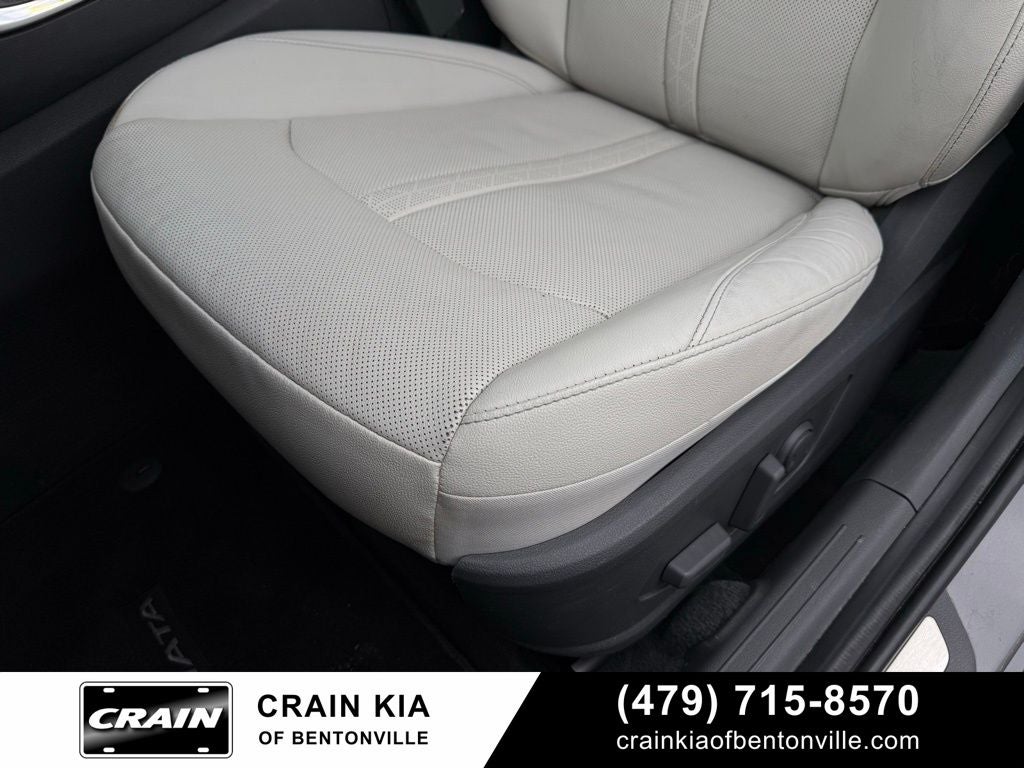 2022 Hyundai Sonata Hybrid Limited - CLEAN CARFAX / 51 HWY MPG / SOLAR PANEL ROOF