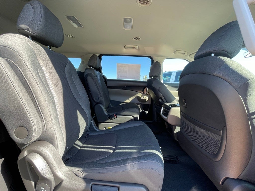 2026 Kia Carnival LX