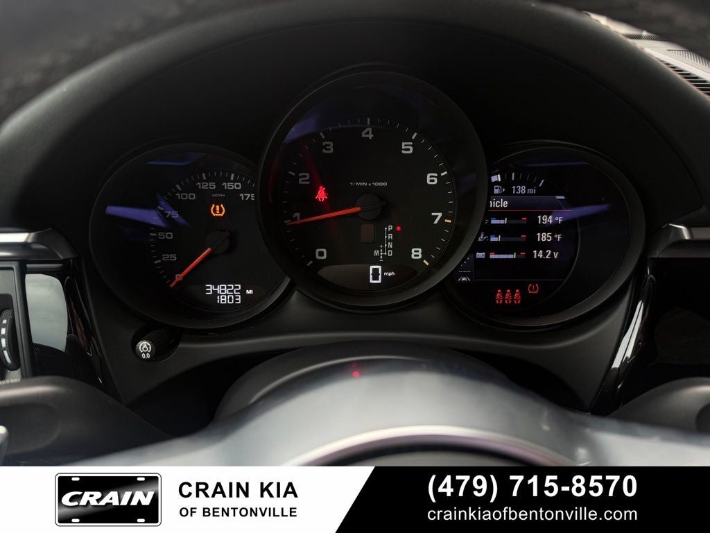 2021 Porsche Macan Base - AWD / PANORAMIC SUNROOF / CLEAN CARFAX
