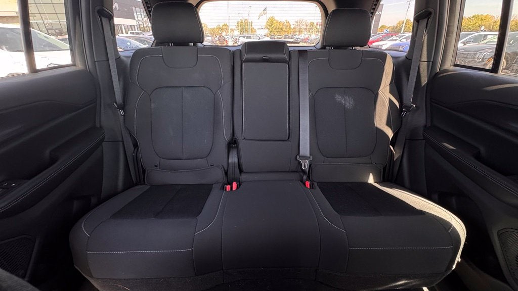 2026 Jeep Grand Cherokee Laredo 4X4