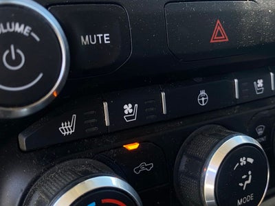 2020 RAM 1500 Laramie 4X4 / COOLED SEATS / CLEAN CARFAX