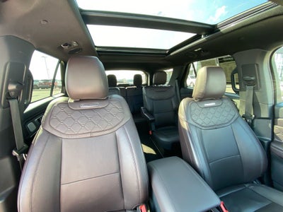 2025 Ford Explorer Platinum 4X4 / HEATED SEATS / NAV