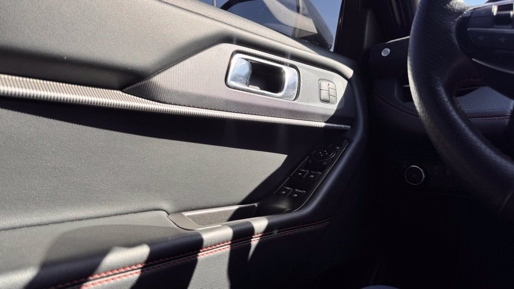 2025 Ford Explorer ST-Line 4X4 / ONE OWNER / MOONROOF / NAV