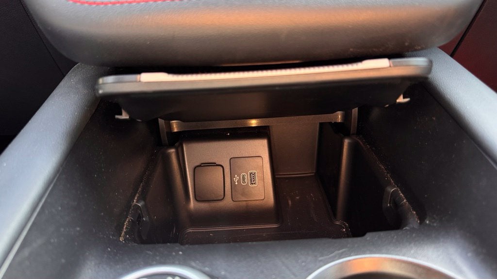 2025 Ford Explorer ST-Line 4X4 / ONE OWNER / MOONROOF / NAV