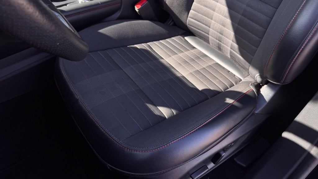 2025 Ford Explorer ST-Line 4X4 / ONE OWNER / MOONROOF / NAV