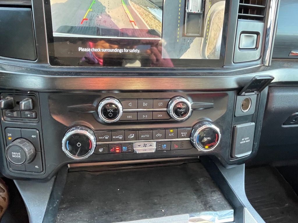 2024 Ford F-350SD Lariat 4X4 / NAV / HEATED SEATS