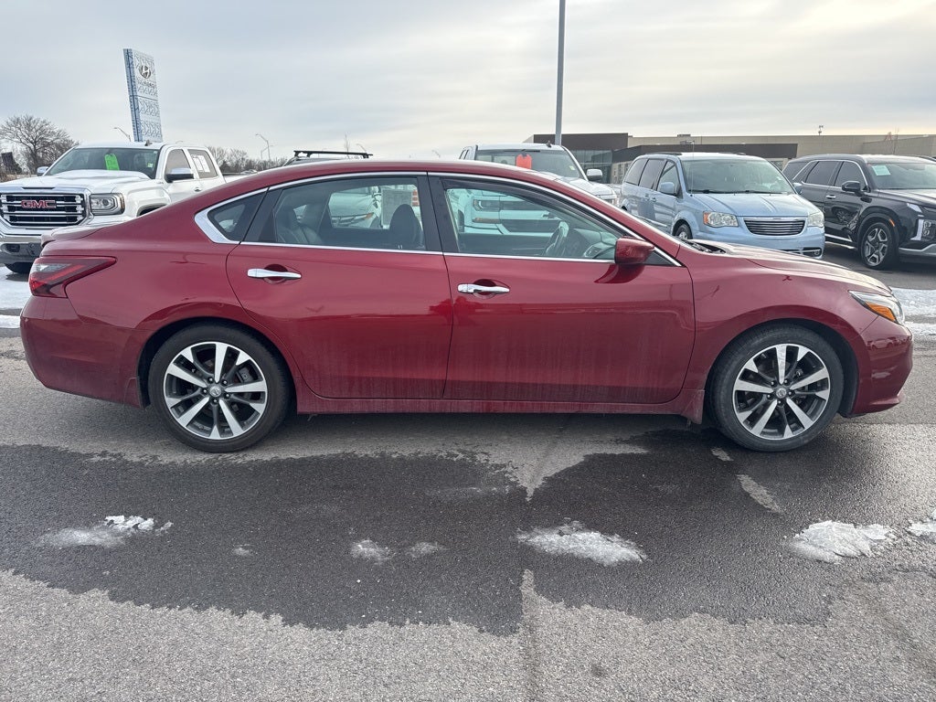 2017 Nissan Altima 2.5 SR LOW PAYMENTS