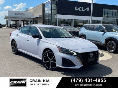 2025 Nissan Altima 2.5 SR ONE OWNER / POWER DRIVERS SEAT / BLIND SPOT