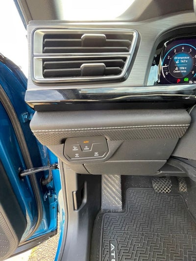 2024 Volkswagen Atlas Cross Sport 2.0T SE w/Technology AWD / ONE OWNER / LEATHER