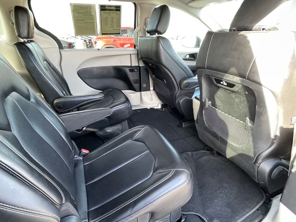 2023 Chrysler Pacifica Touring L HEATED SEATS / ONE OWNER