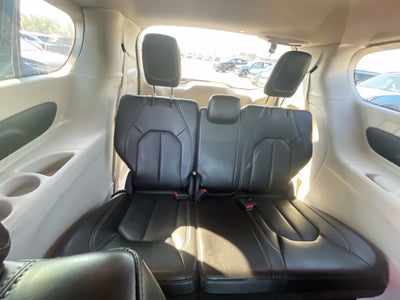 2023 Chrysler Pacifica Touring L HEATED SEATS / POWER DRIVERS SEAT