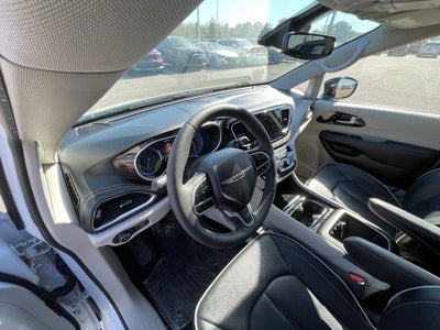 2024 Chrysler Pacifica Limited HEATED SEATS / LEATHER / MOONROOF