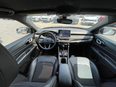 2025 Jeep Compass Latitude 4X4 / HEATED SEATS / ONE OWNER