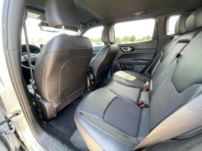 2025 Jeep Compass Latitude 4X4 / HEATED SEATS / ONE OWNER