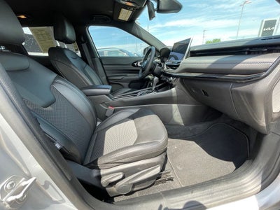 2025 Jeep Compass Latitude 4X4 / HEATED SEATS / ONE OWNER