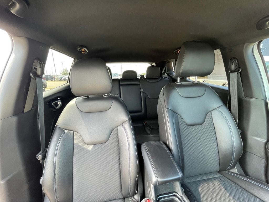 2025 Jeep Compass Latitude 4X4 / HEATED SEATS / ONE OWNER