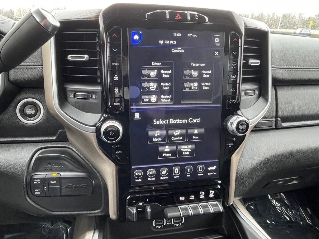 2020 RAM 3500 Laramie HEATED SEATS / 4X4 / NAV