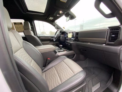 2024 Chevrolet Silverado 1500 ZR2 ONE OWNER / 4X4 / HEATED AND COOLED SEATS