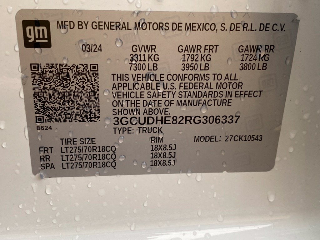 2024 Chevrolet Silverado 1500 ZR2 ONE OWNER / 4X4 / HEATED AND COOLED SEATS