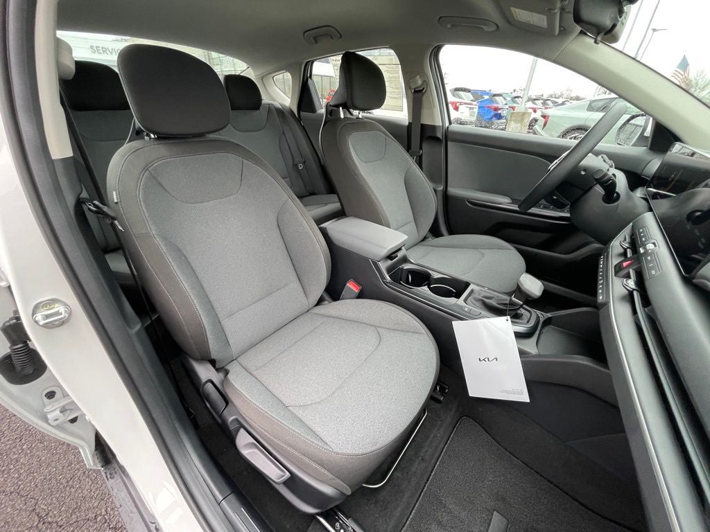 2025 Kia K4 LX