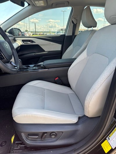 2025 Toyota Camry XLE MOONROOF / AWD / HEATED SEATS