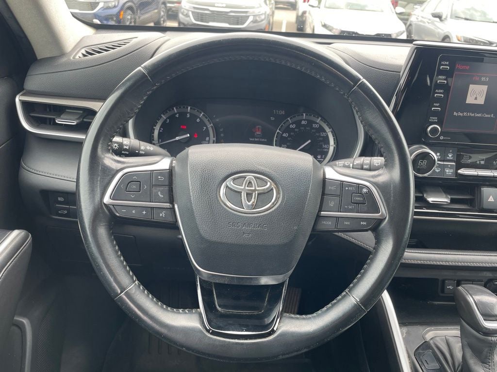 2020 Toyota Highlander XLE MOONROOF / HEATED SEATS