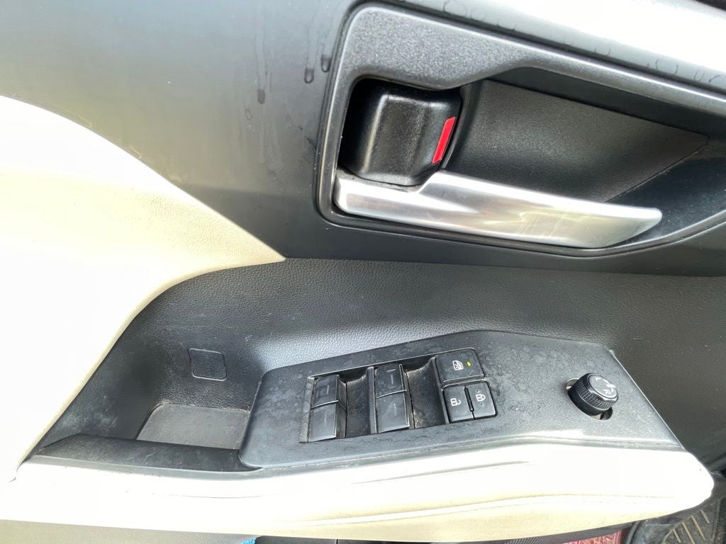 2023 Toyota Highlander Hybrid XLE HEATED SEATS / ONE OWNER / CLEAN CARFAX