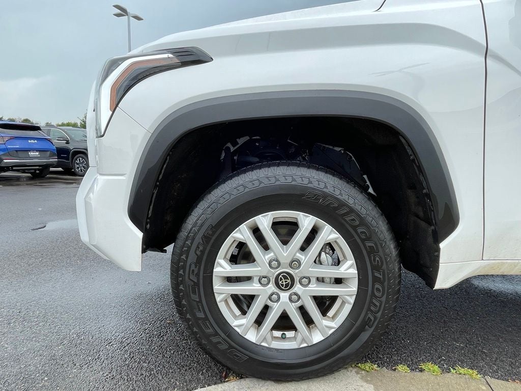 2024 Toyota Tundra SR5 4X4 / ONE OWNER / CLEAN CARFAX