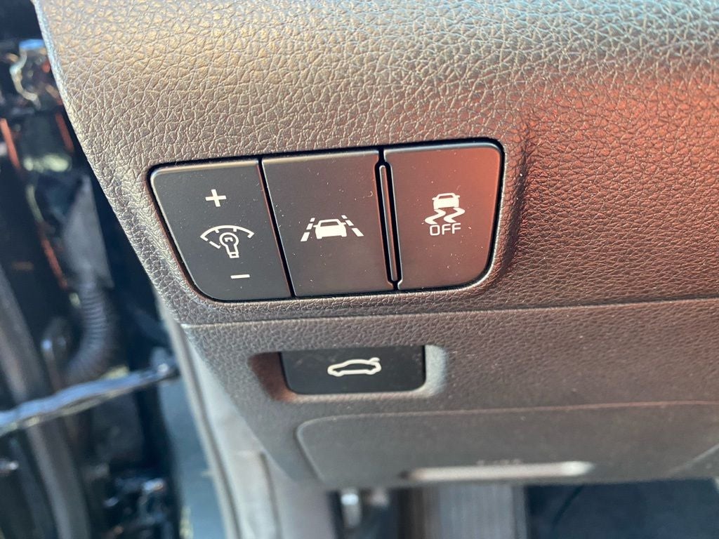 2024 Kia K5 GT-Line ONE OWNER / HEATED SEATS / AWD