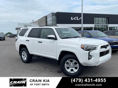 2022 Toyota 4Runner SR5 4X4 / KEYLESS ENTRY