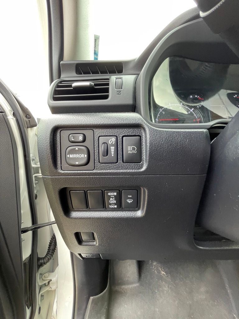 2022 Toyota 4Runner SR5 4X4 / KEYLESS ENTRY