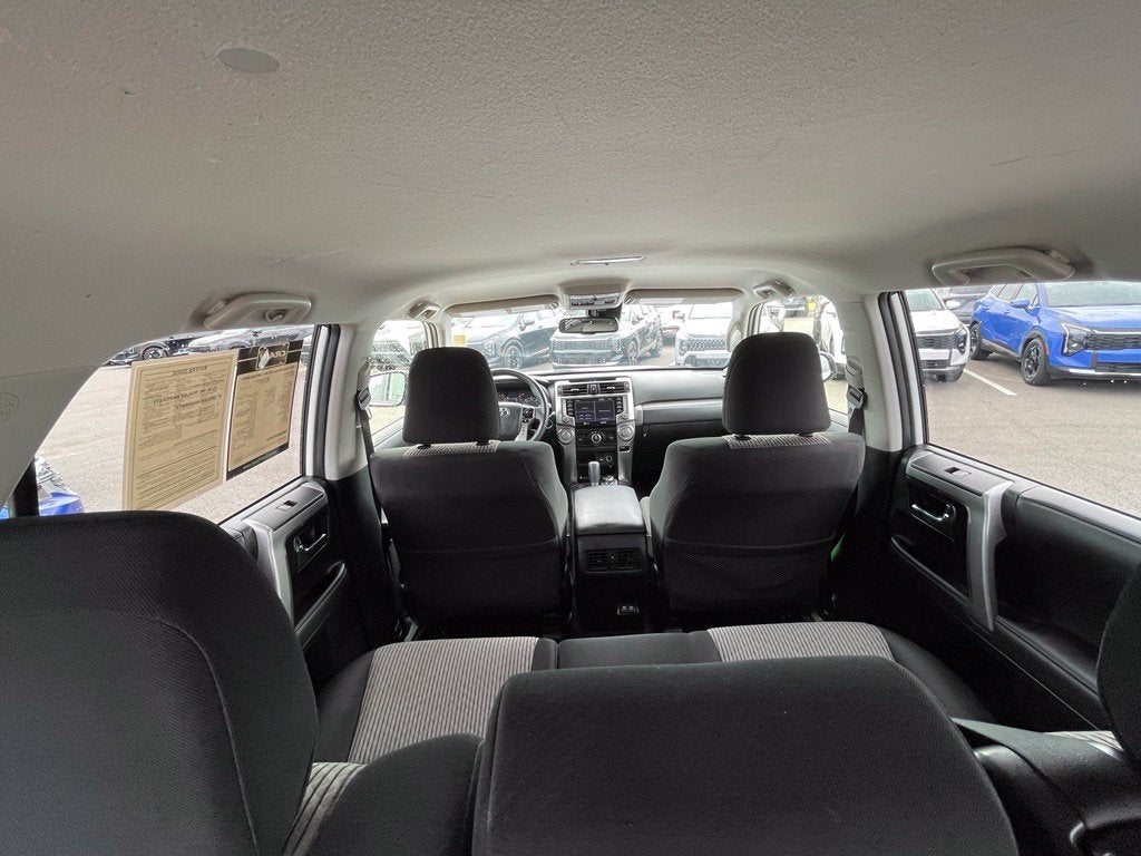 2022 Toyota 4Runner SR5 4X4 / KEYLESS ENTRY