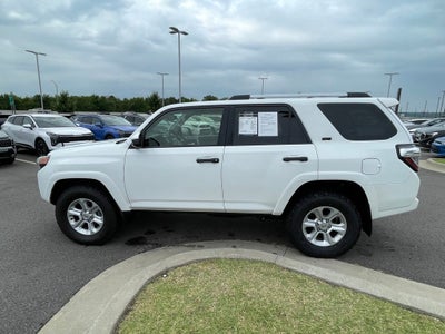 2022 Toyota 4Runner SR5 4X4 / KEYLESS ENTRY