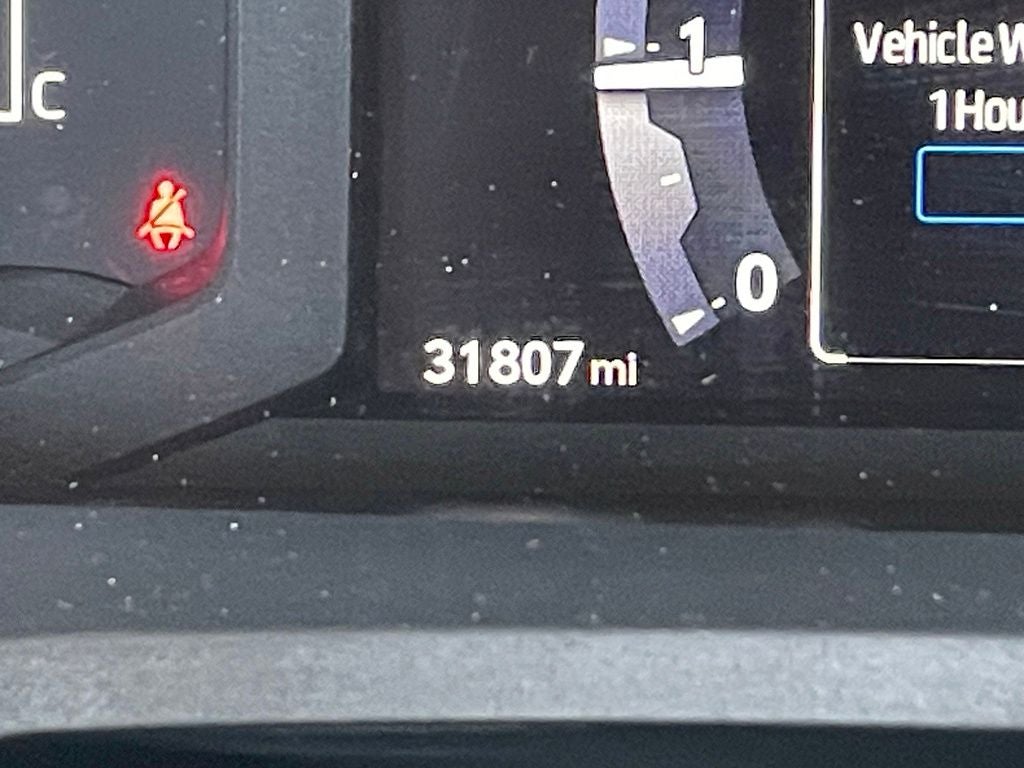 2025 Toyota 4Runner SR5 4X4 / ONE OWNER