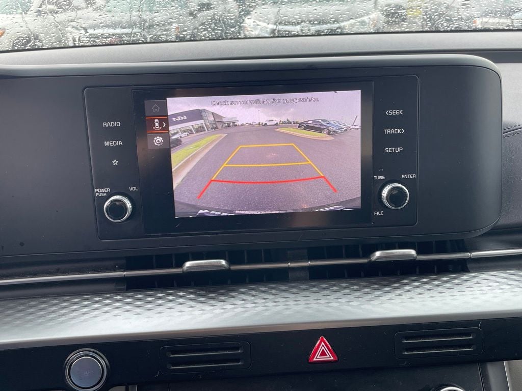 2024 Kia Carnival LX