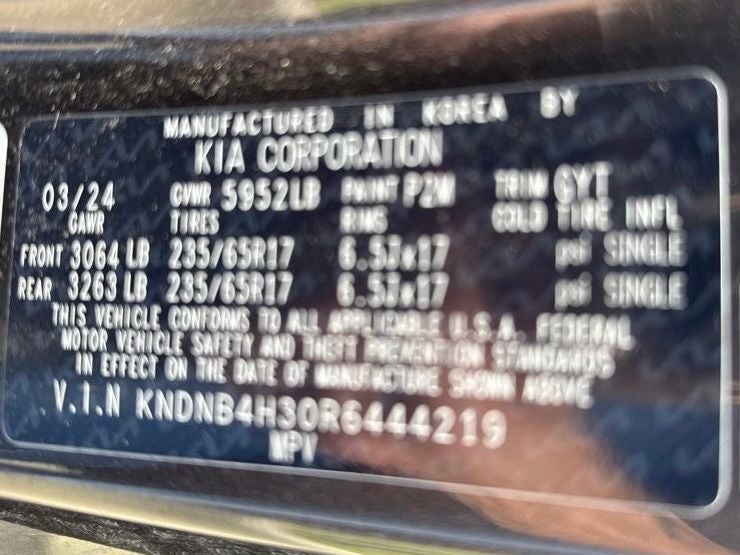 2024 Kia Carnival LX