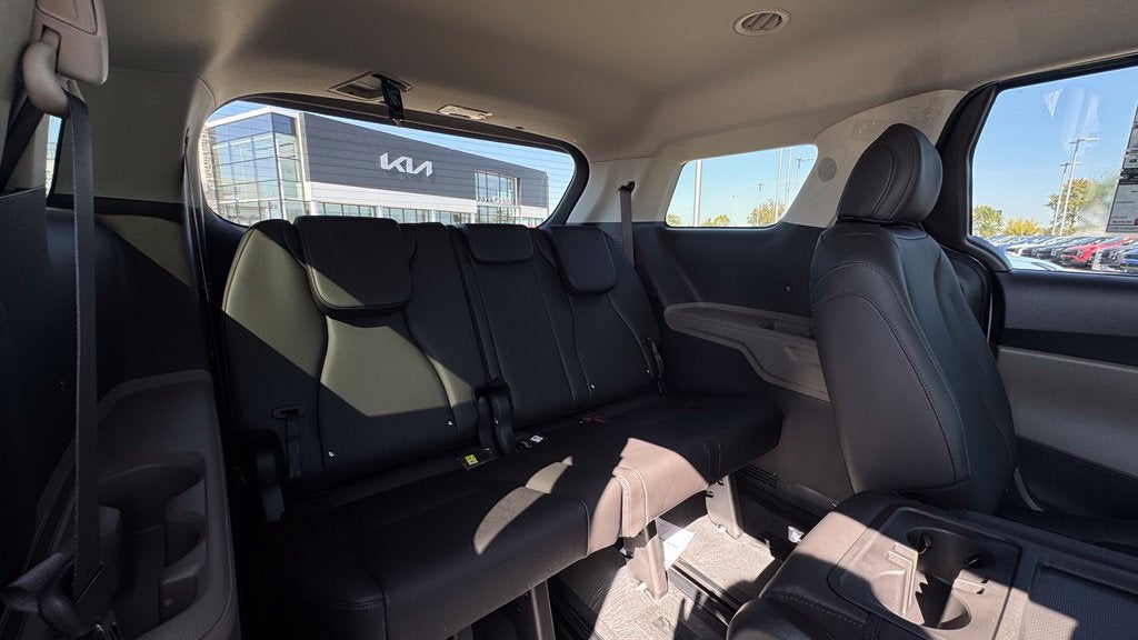2027 Kia Carnival LXS