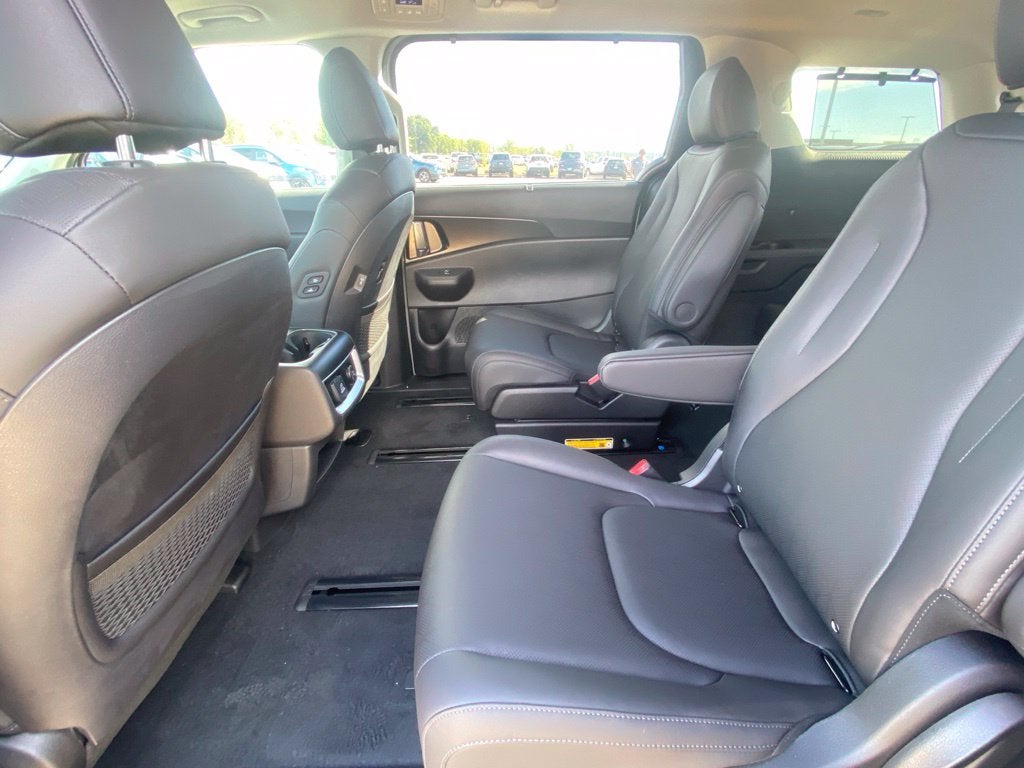 2027 Kia Carnival SX