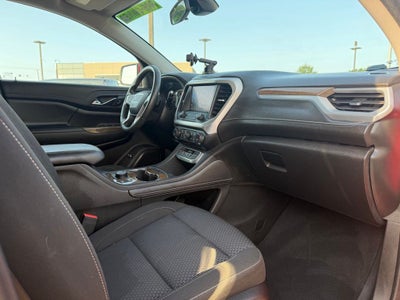 2022 GMC Acadia SLE