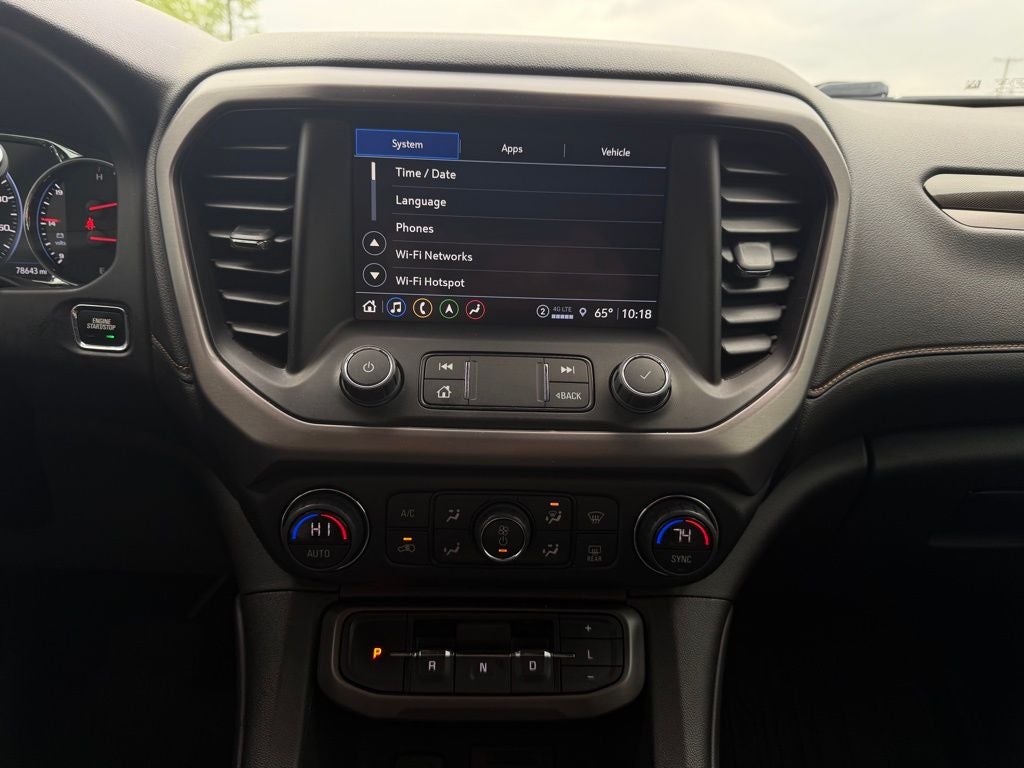2022 GMC Acadia AT4