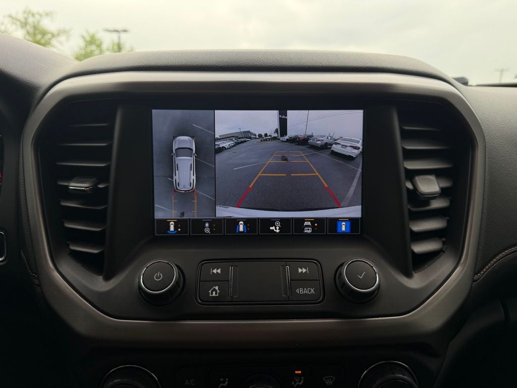 2022 GMC Acadia AT4