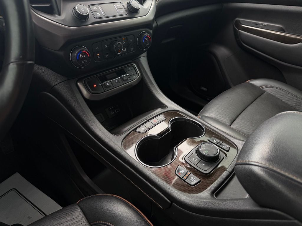 2022 GMC Acadia AT4