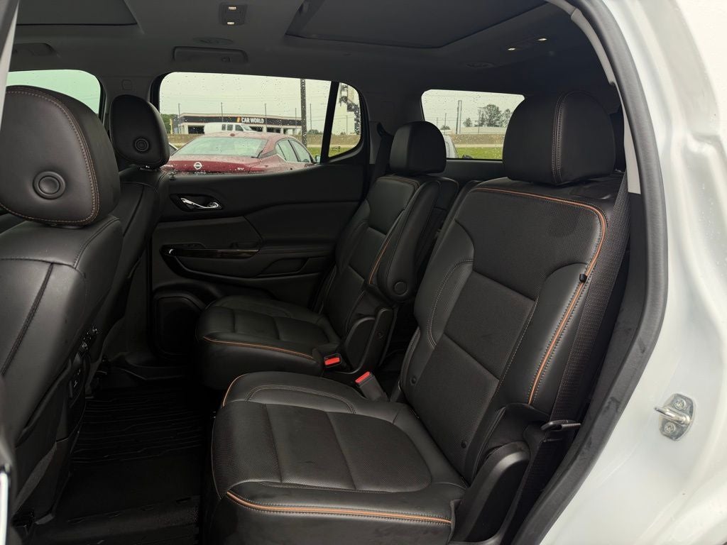 2022 GMC Acadia AT4