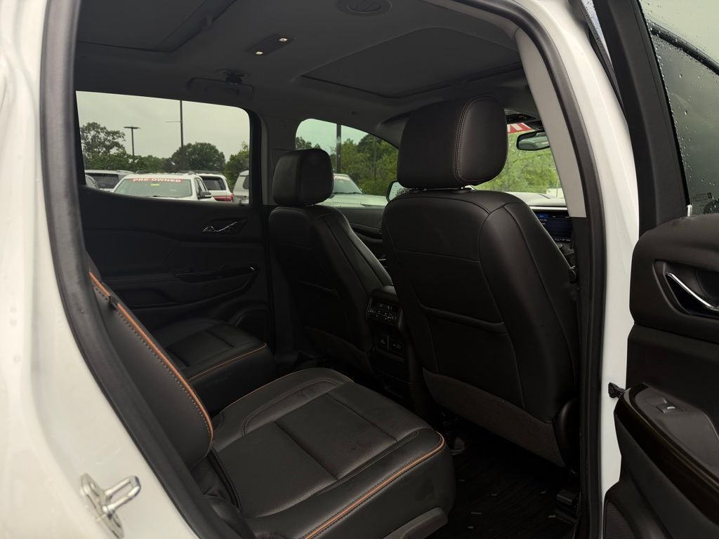2022 GMC Acadia AT4