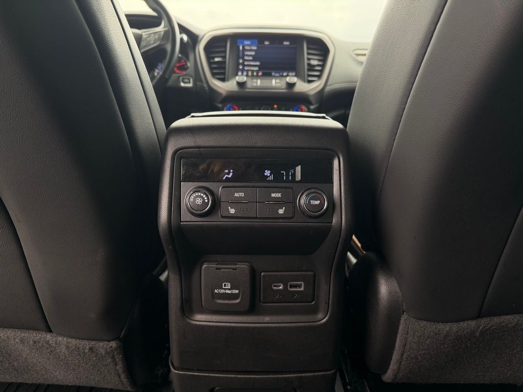 2022 GMC Acadia AT4