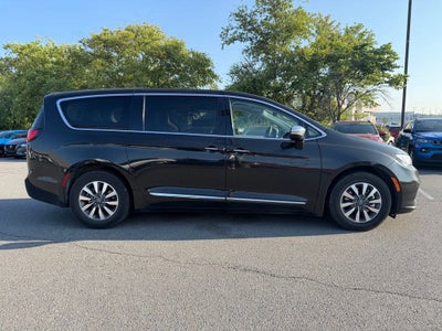 2023 Chrysler Pacifica Hybrid Limited