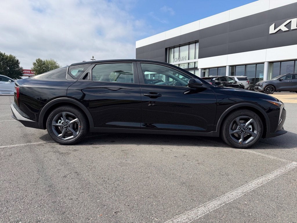 2027 Kia K4 LXS