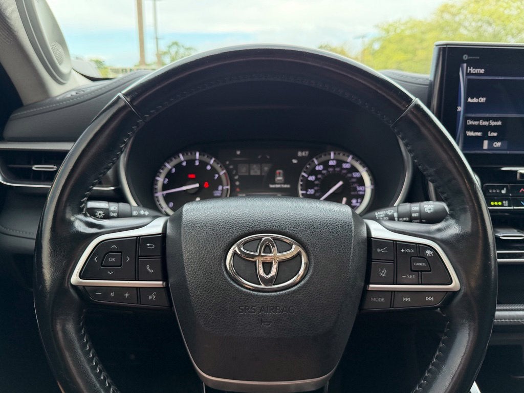 2022 Toyota Highlander Platinum *Platinum Pkg/Pano Roof/Pano View Mirrors